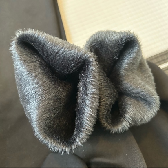 Brand new women’s fur-lined leggings - Picture 3 of 4